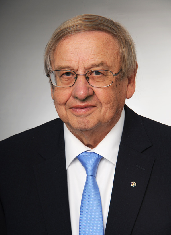 Dr. Rudolf Schneider